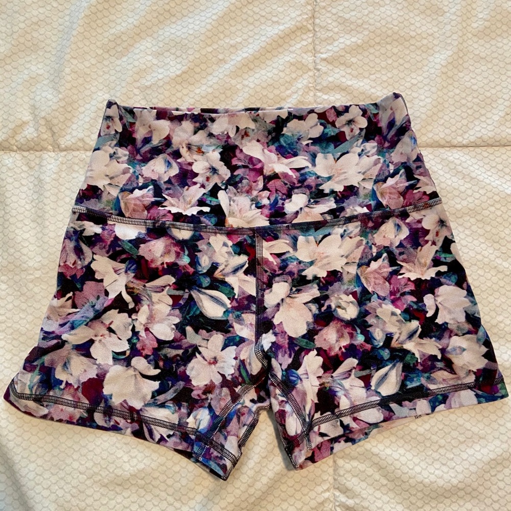 ✨LULULEMON Align Short 4”✨